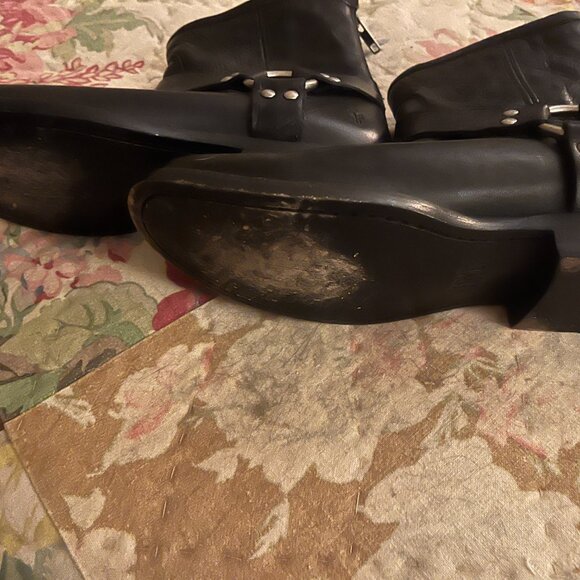 FRYE veronica short black boots. EXCELLENT condition. 12/1to 12/2 only. - Picture 4 of 7
